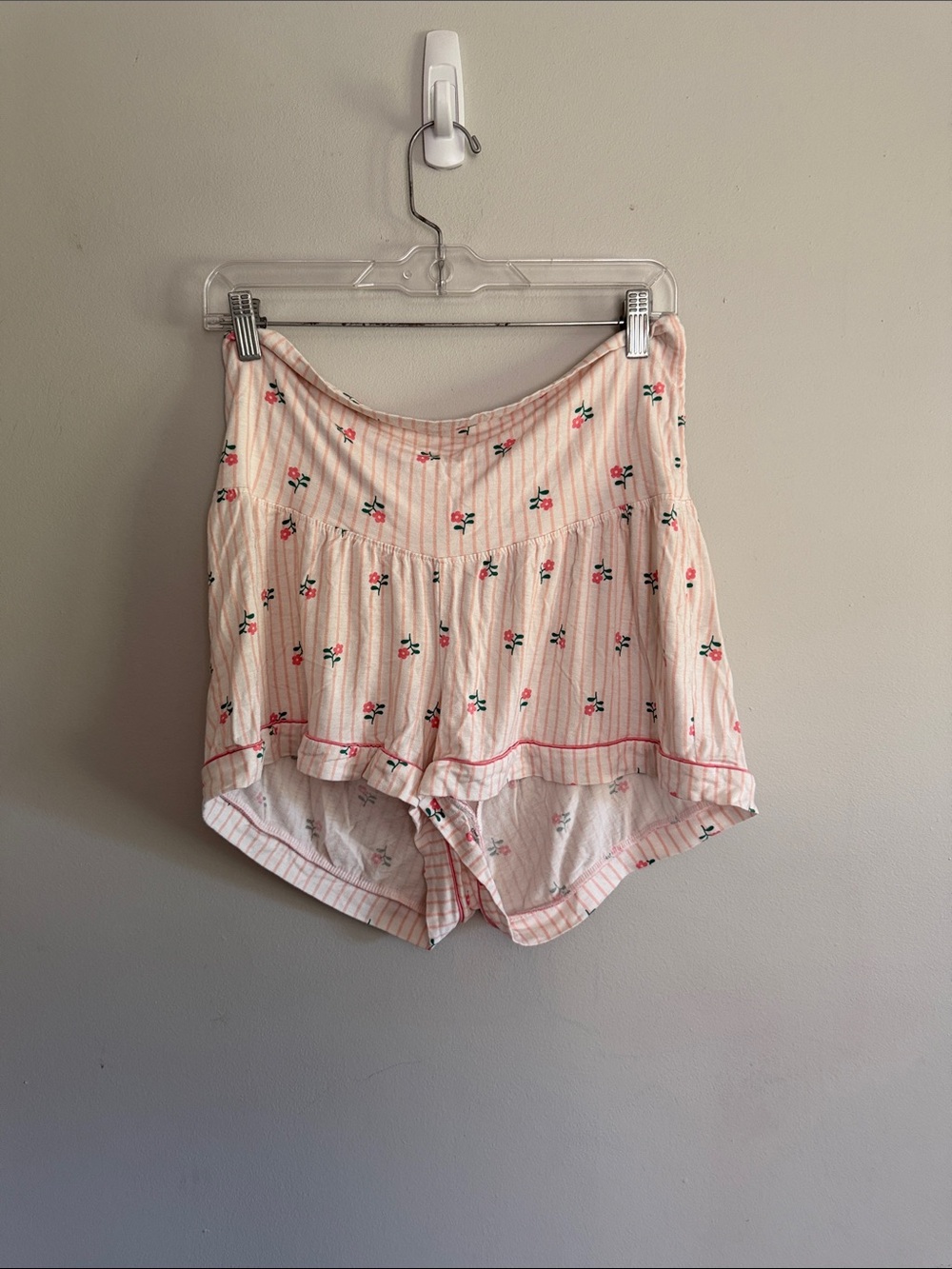 Old navy Women's maternity Pink Floral Sleep Shorts